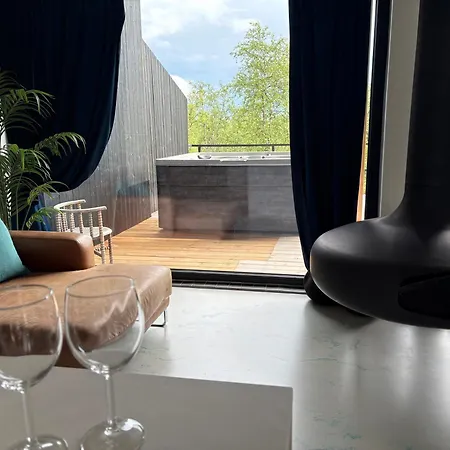 Aurora View Lapland Jacuzzi And Sky View Bedroom * Kilpisjärvi