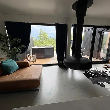 Aurora View Lapland Jacuzzi And Sky View Bedroom Apartman *